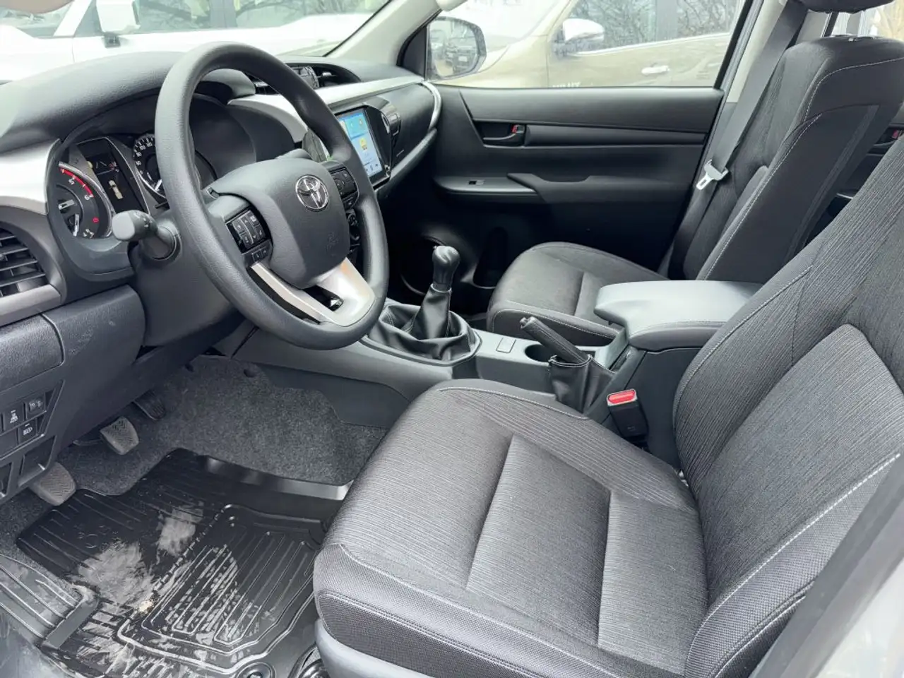 Toyota Hilux 5