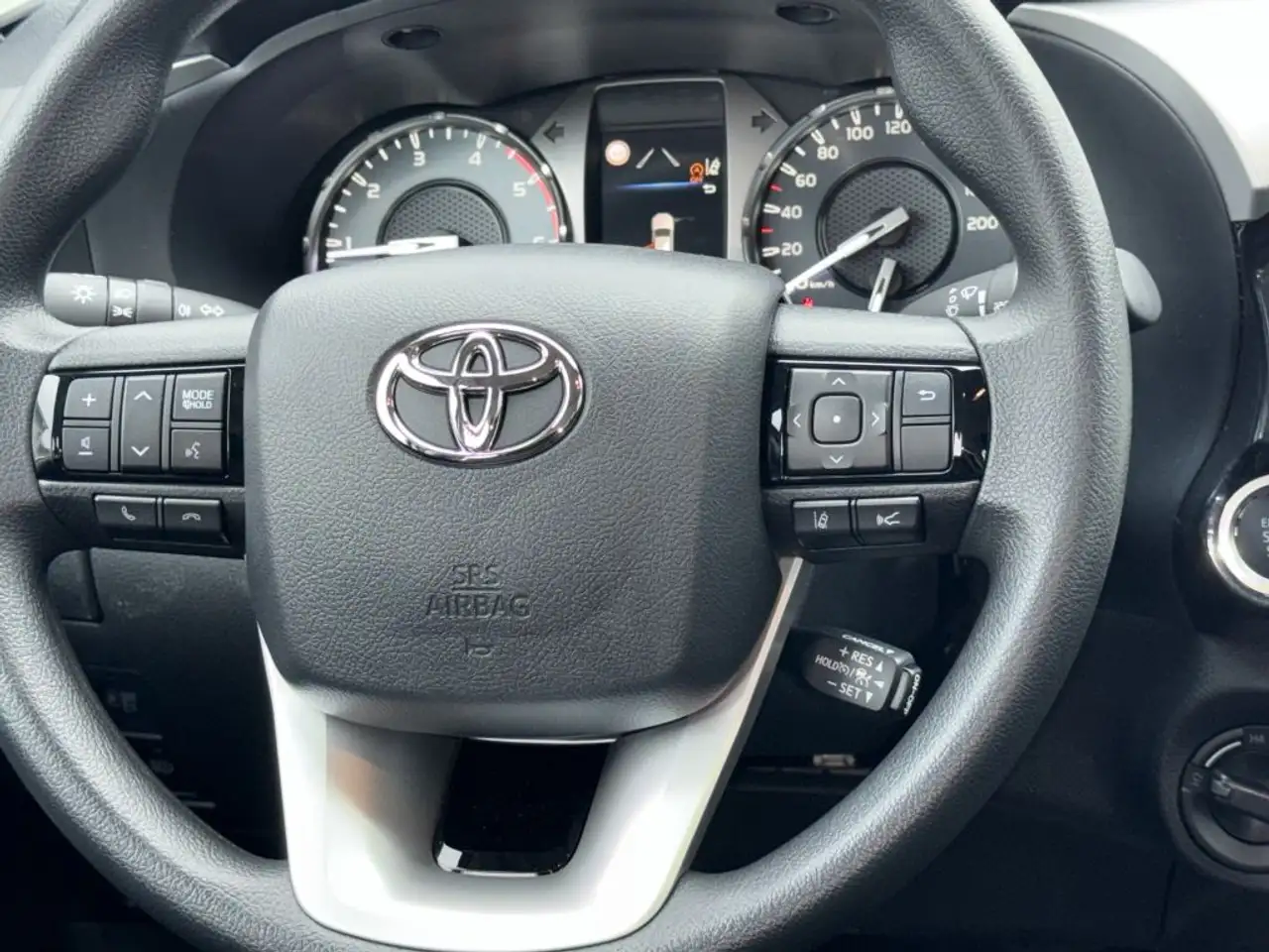 Toyota Hilux 9