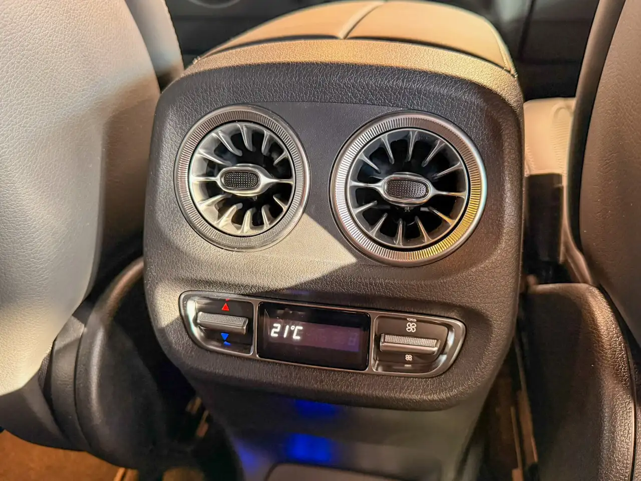 Mercedes-Benz G 450 14