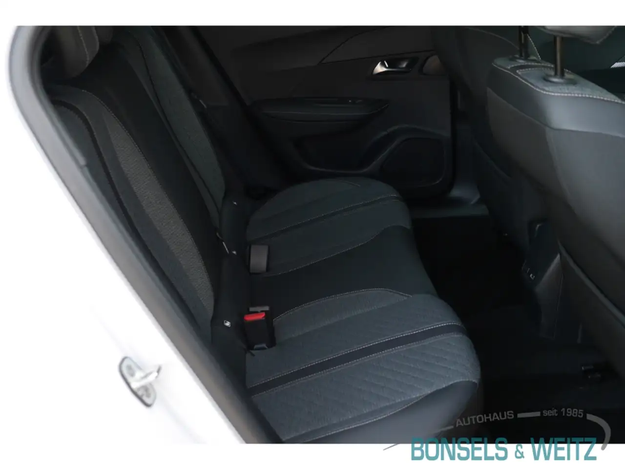 Peugeot 2008 6