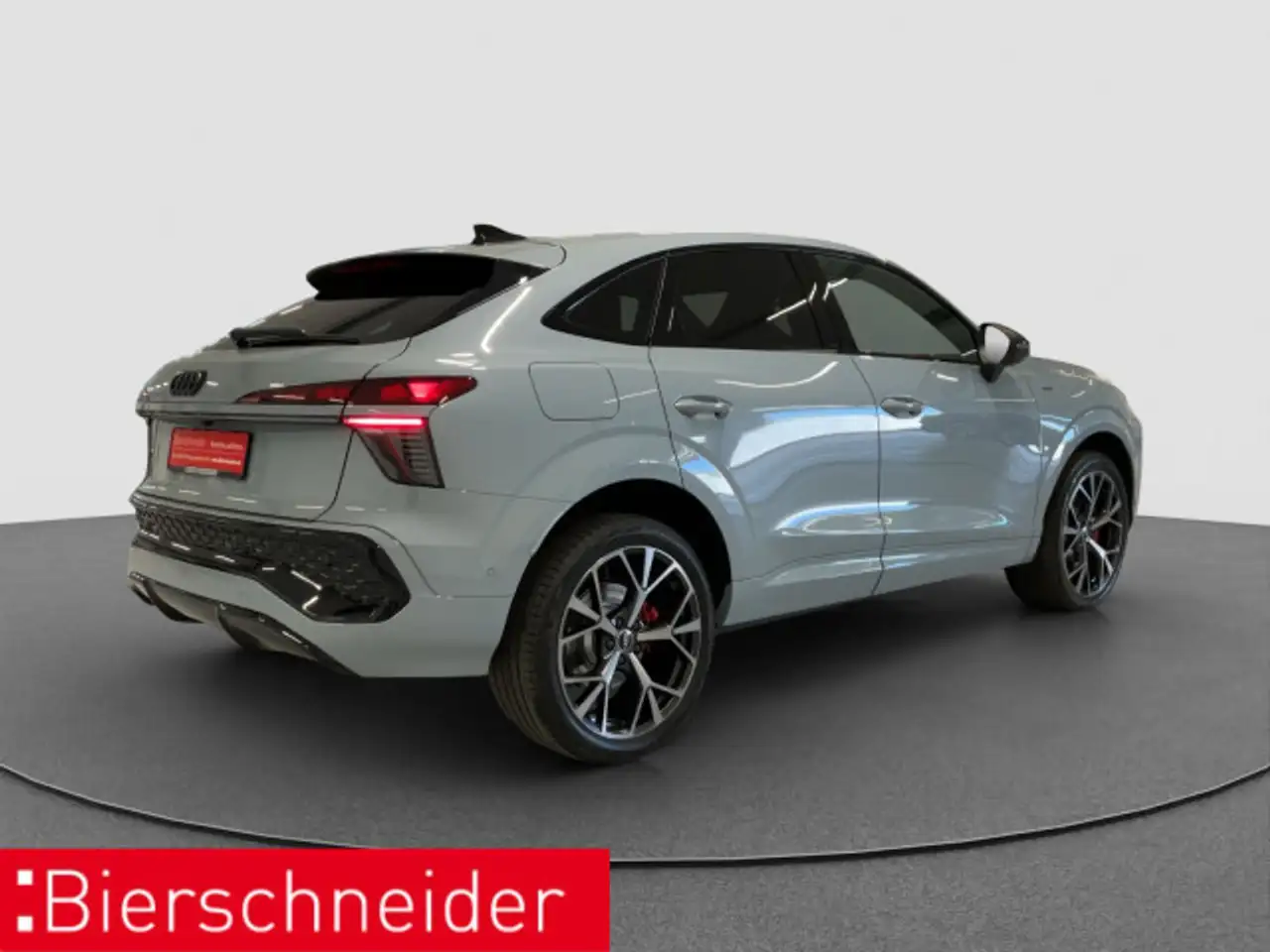 Audi Q3 8