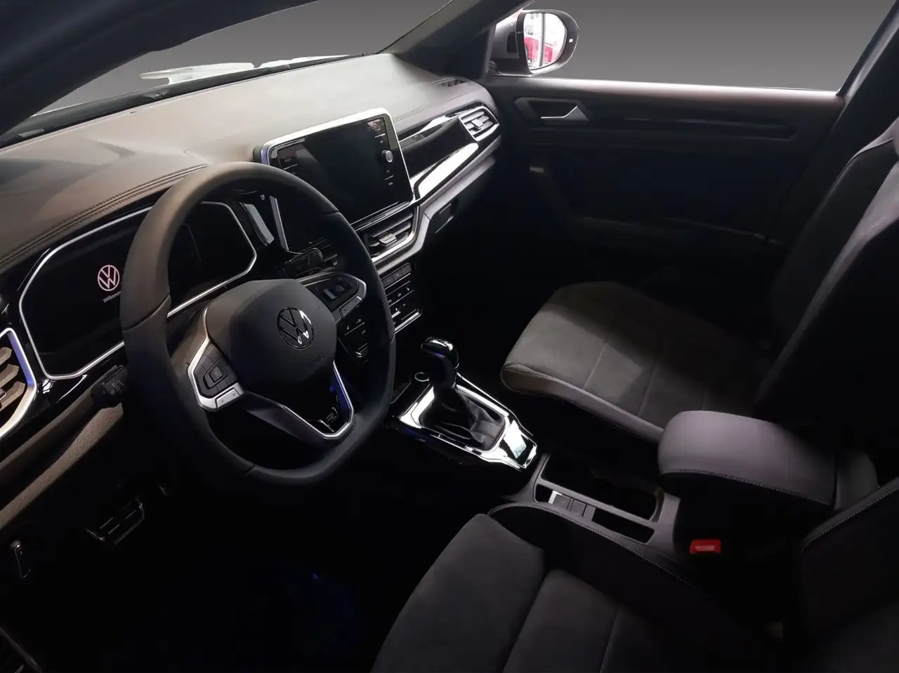 Volkswagen T-Roc 6