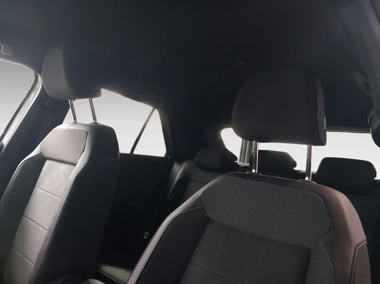 Volkswagen T-Roc 11