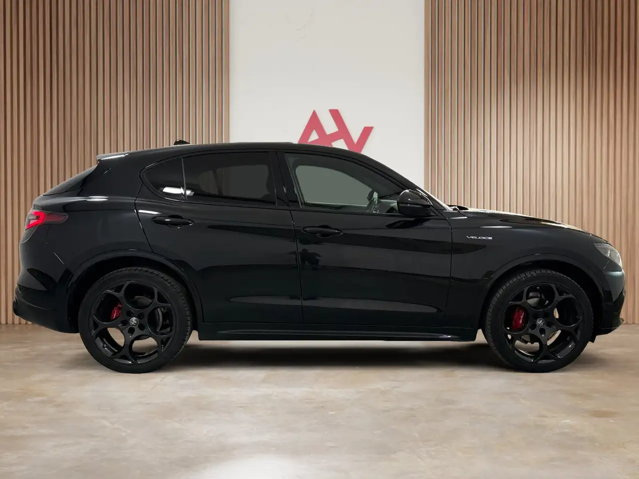 Alfa Romeo Stelvio 5
