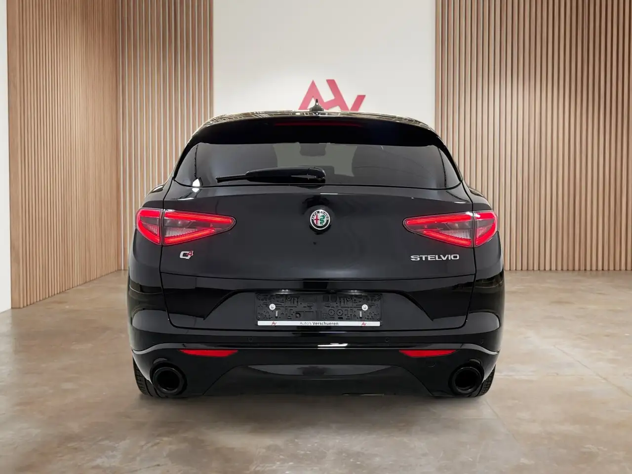 Alfa Romeo Stelvio 8