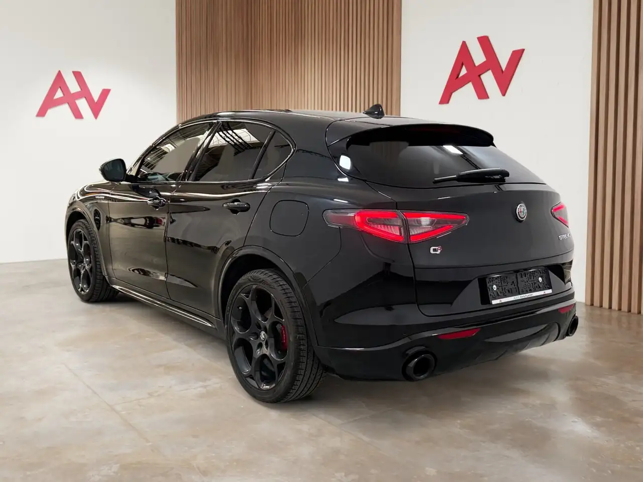 Alfa Romeo Stelvio 10