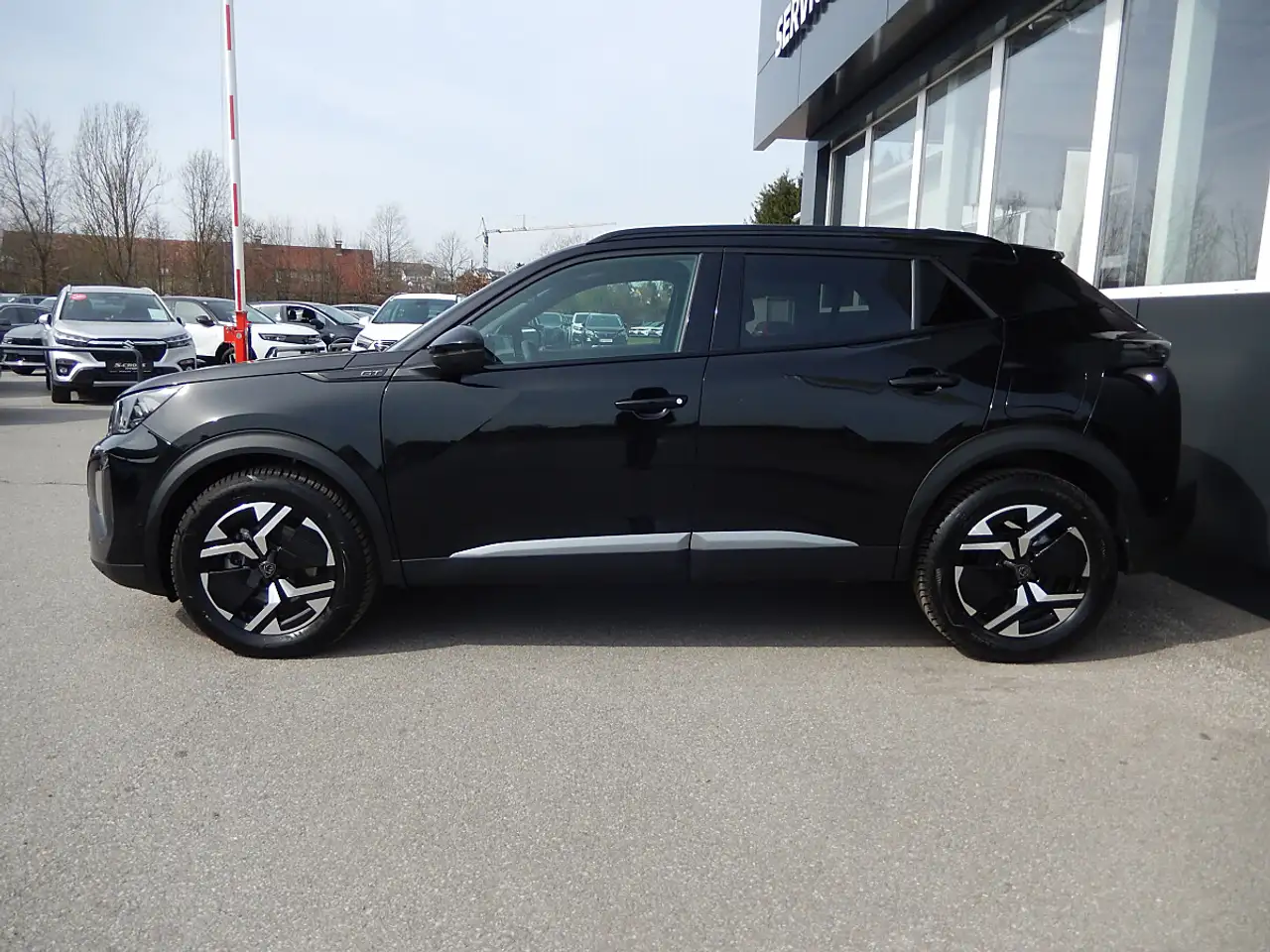 Peugeot 2008 4