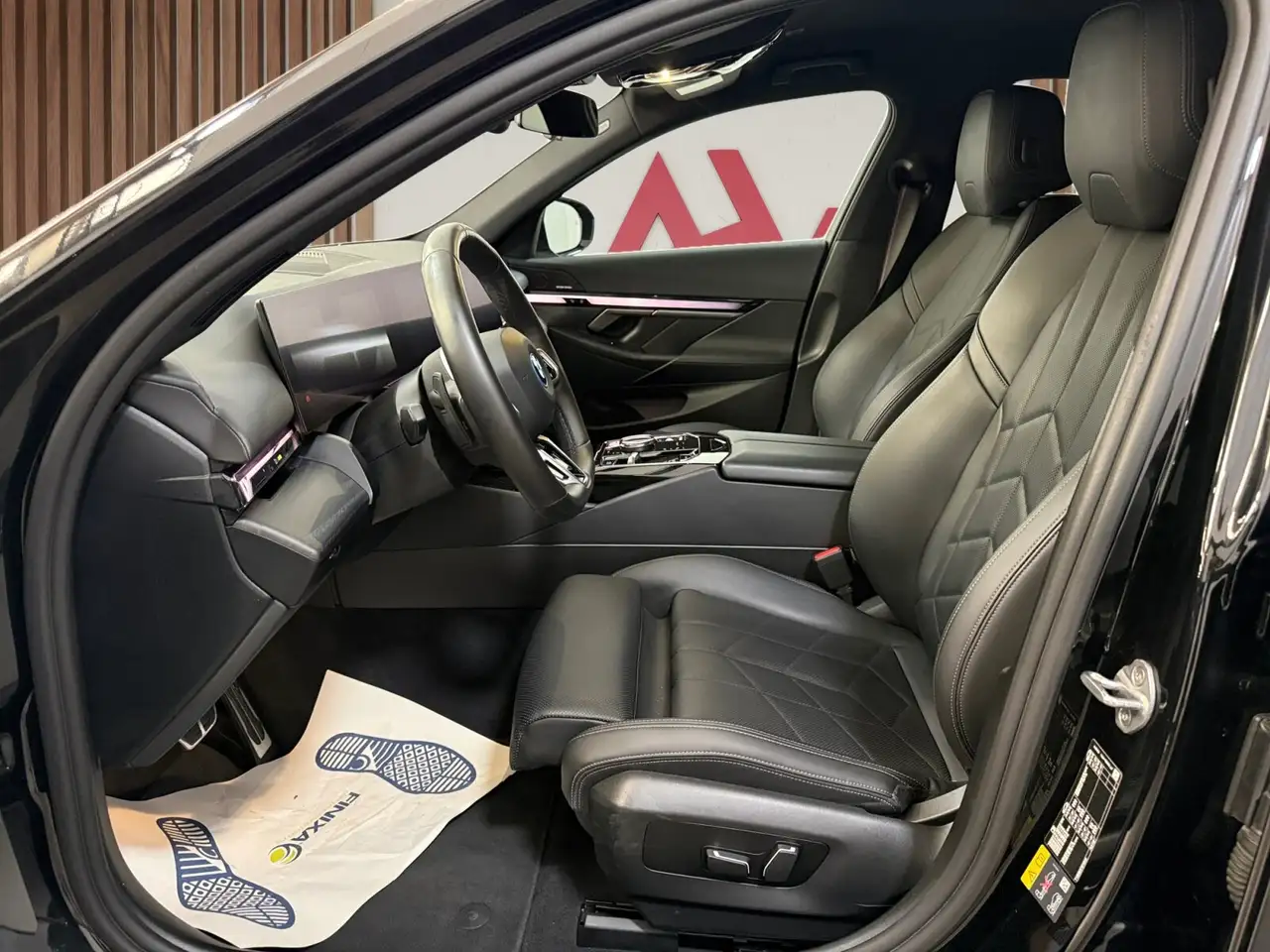 BMW i5 12