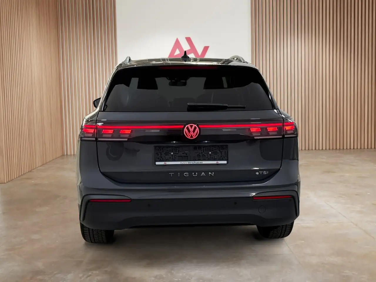 Volkswagen Tiguan 8