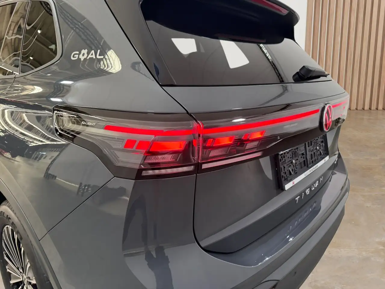 Volkswagen Tiguan 9