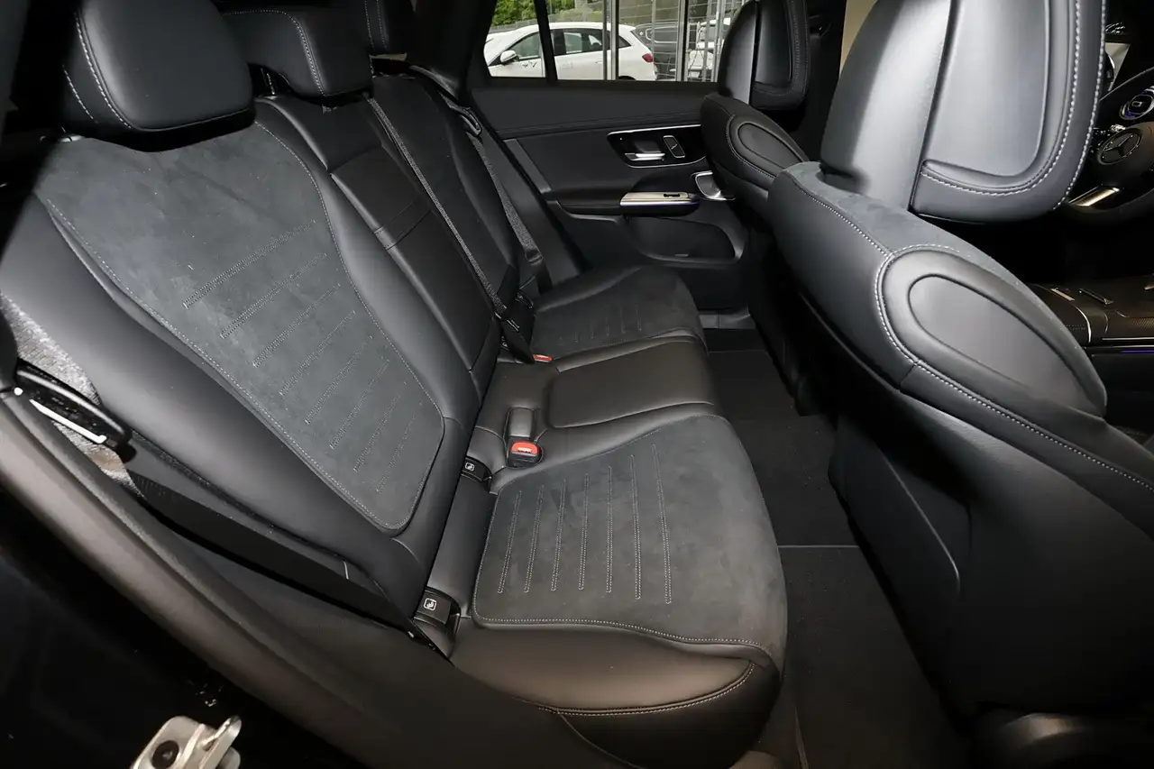 Mercedes-Benz GLC 300 6