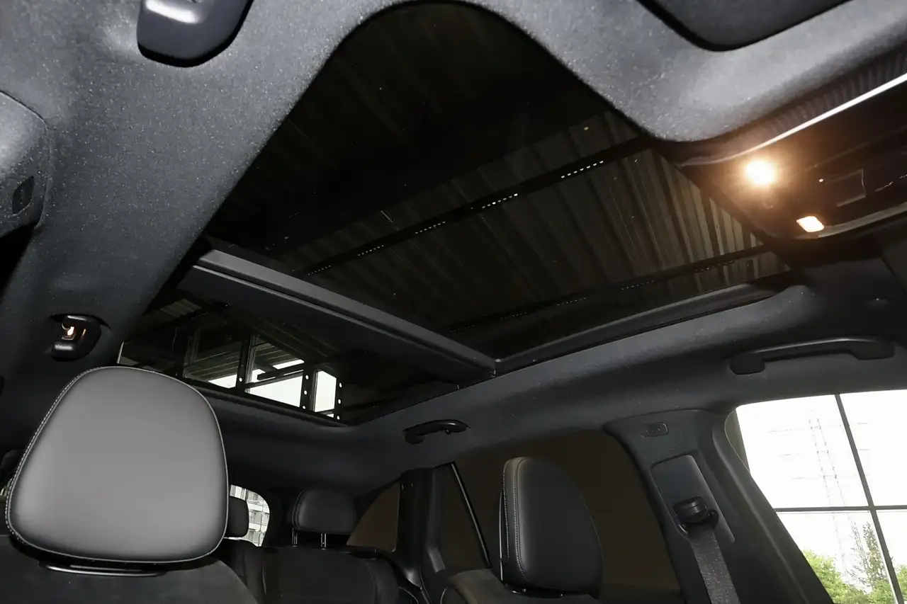 Mercedes-Benz GLC 300 7