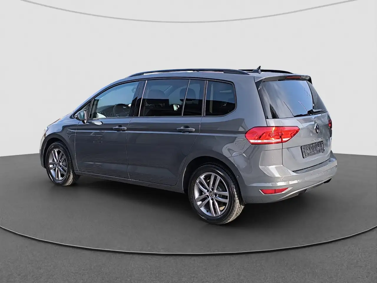 Volkswagen Touran 8
