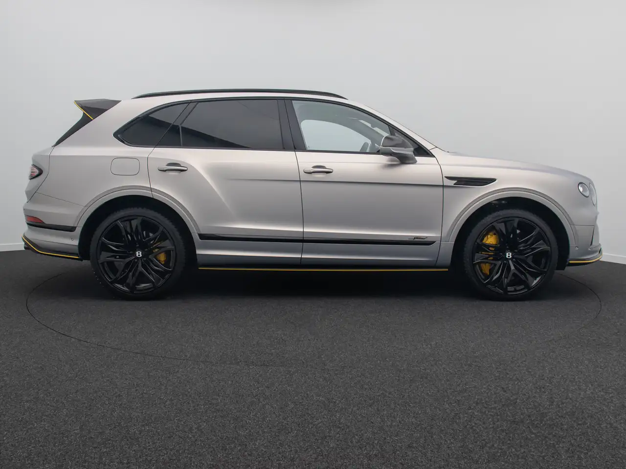 Bentley Bentayga 5