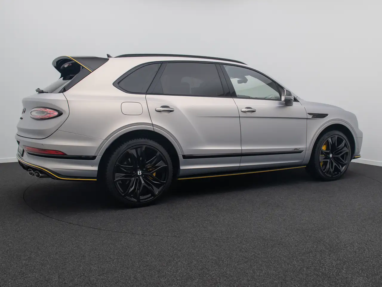 Bentley Bentayga 6