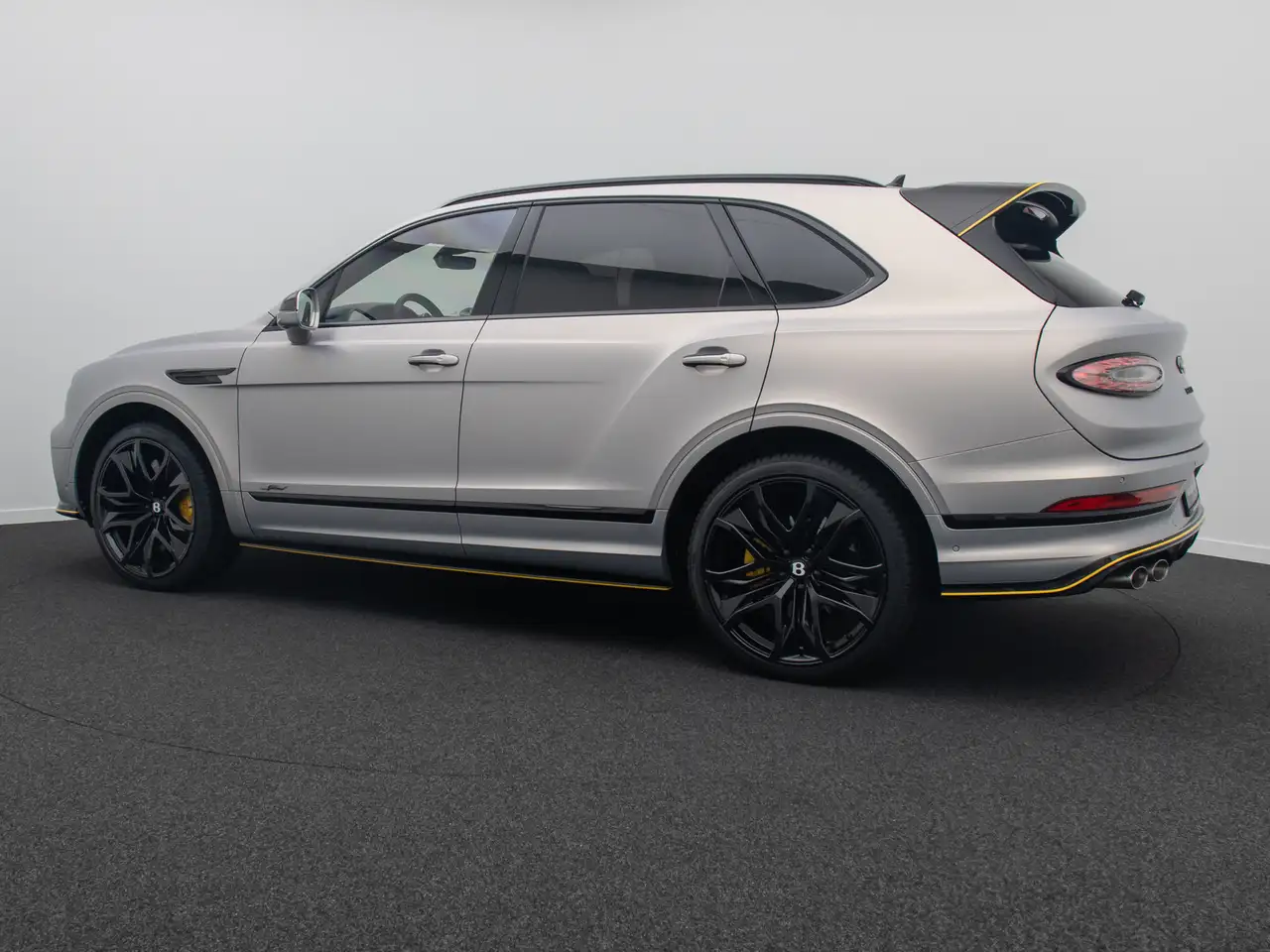 Bentley Bentayga 10