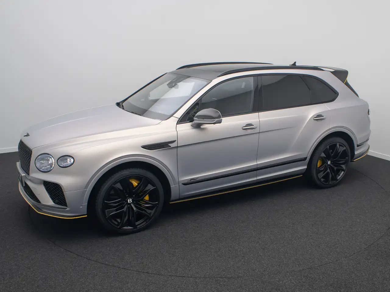 Bentley Bentayga 12