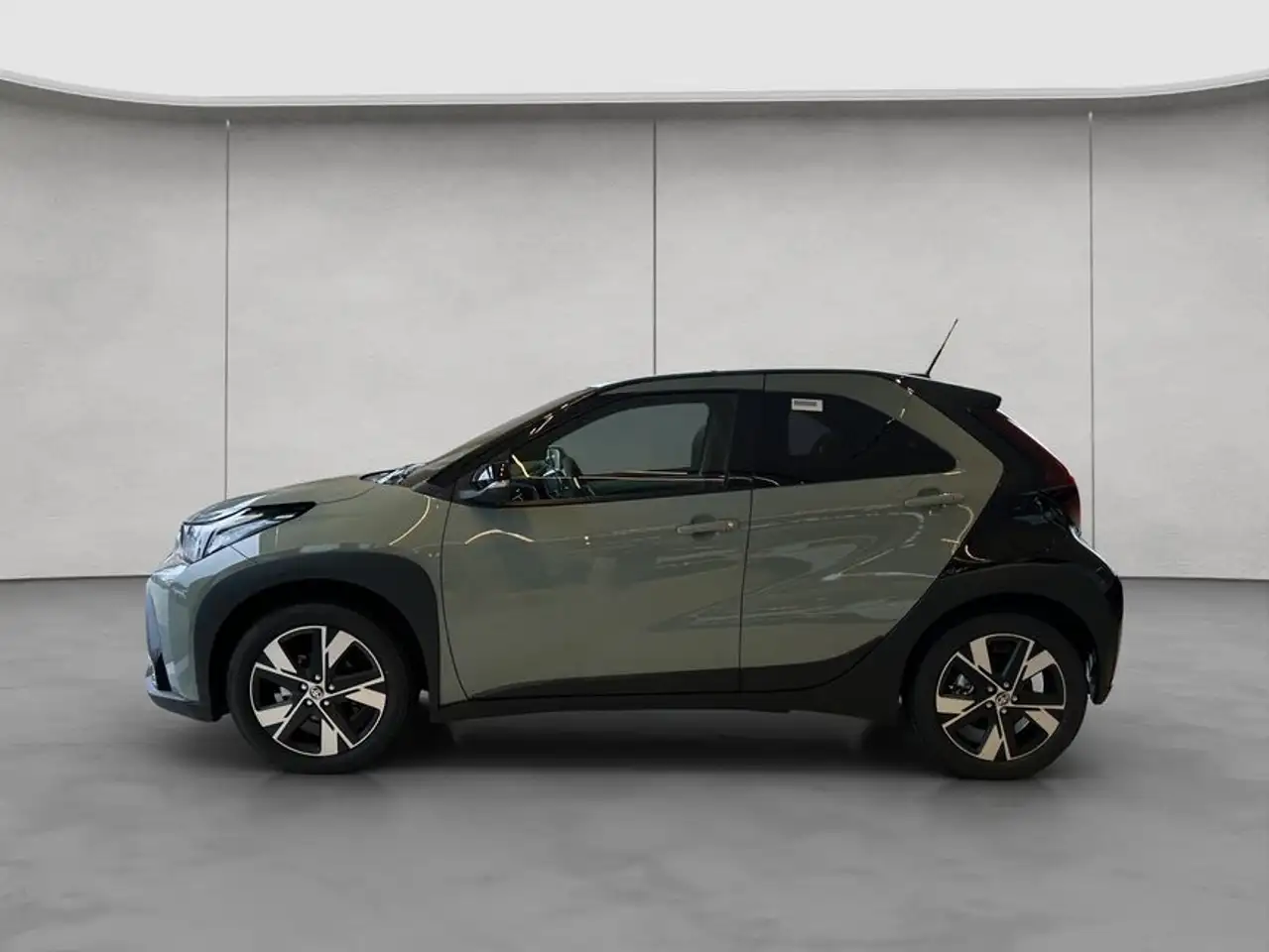 Toyota Aygo X 2