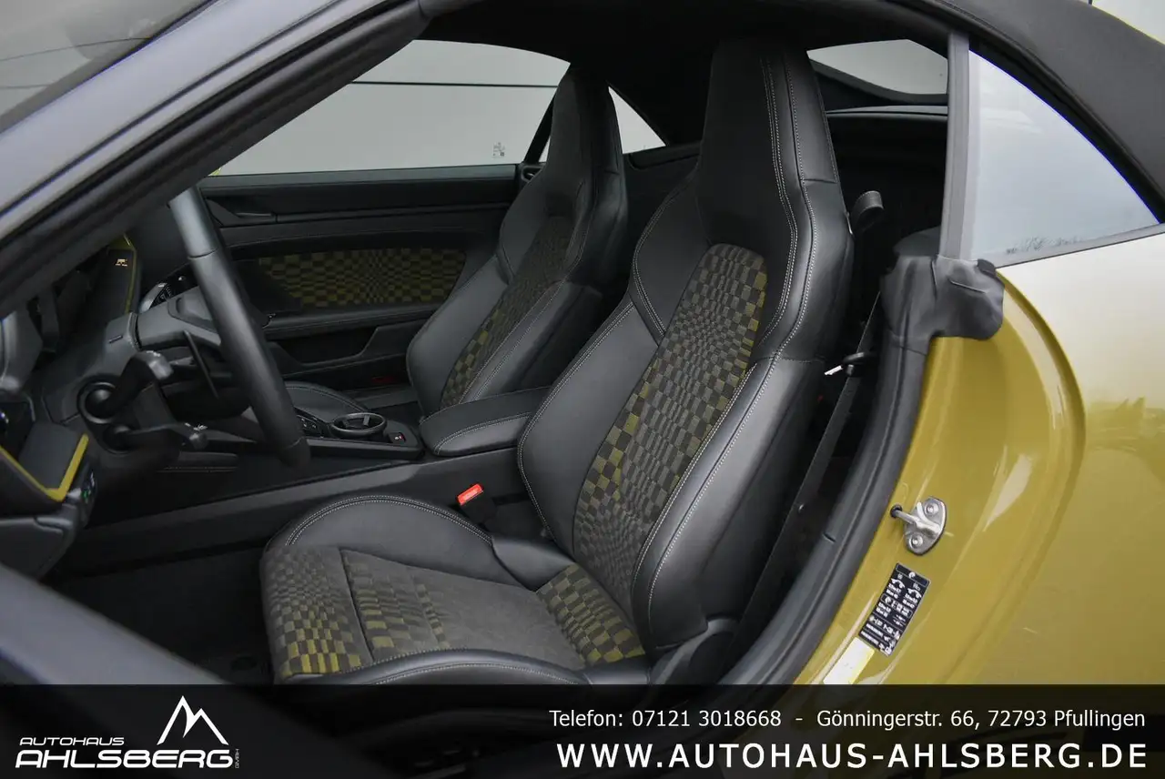 Porsche 911 992 13