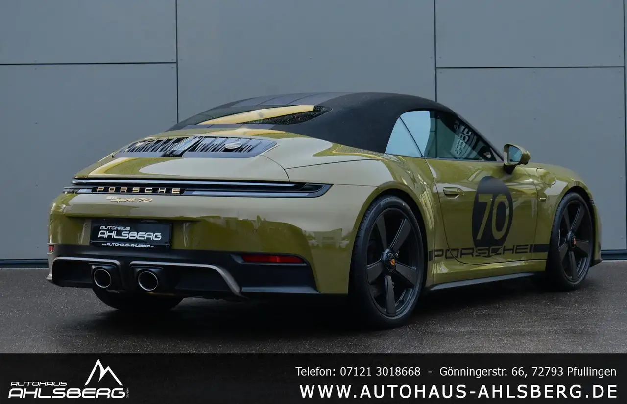 Porsche 992 911 8
