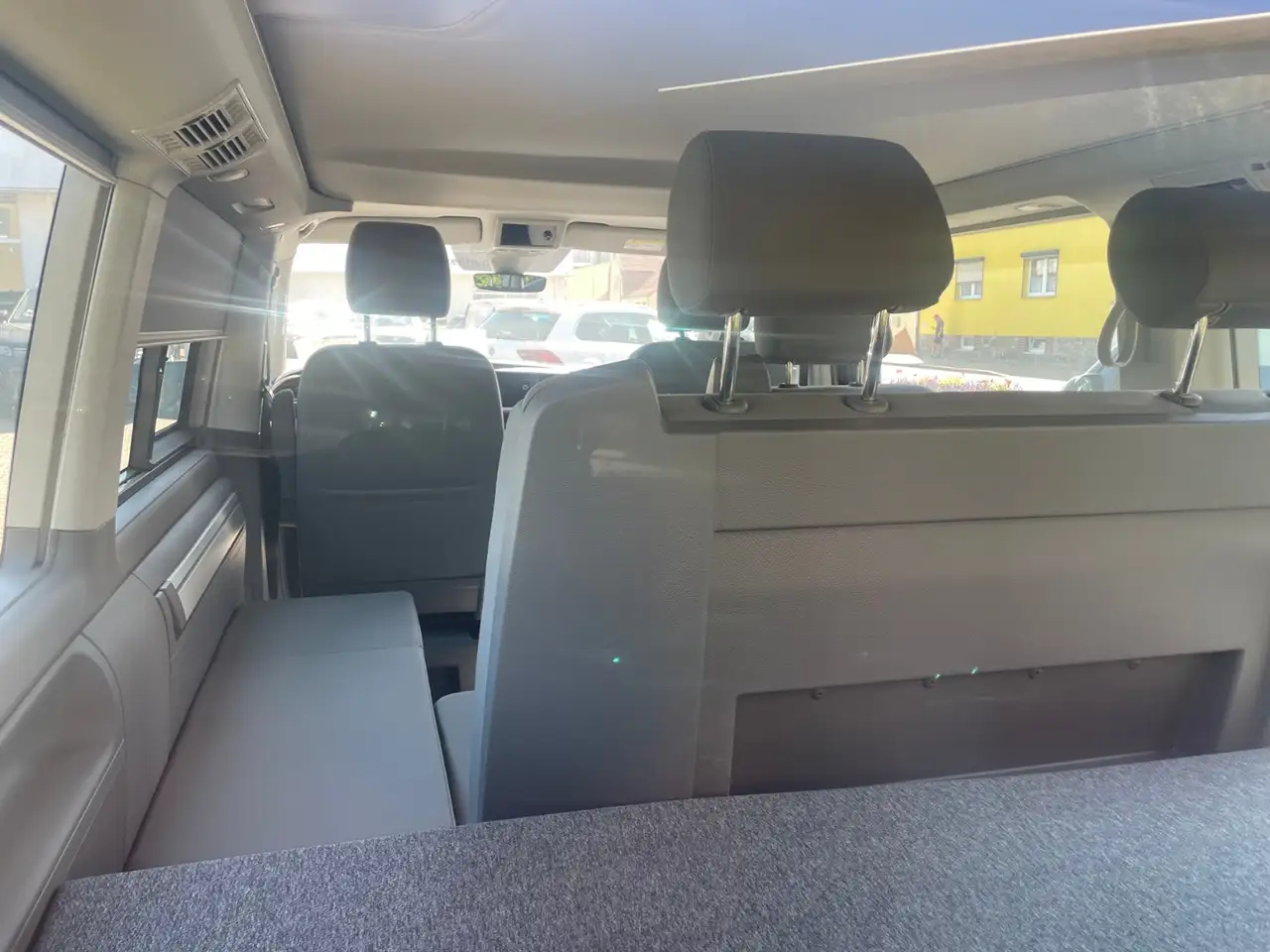 Volkswagen T6.1 8