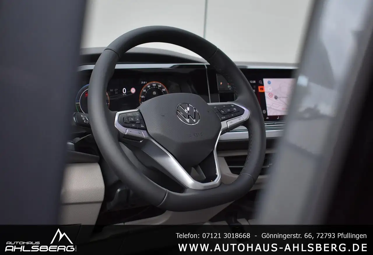 Volkswagen T7 Multivan 11
