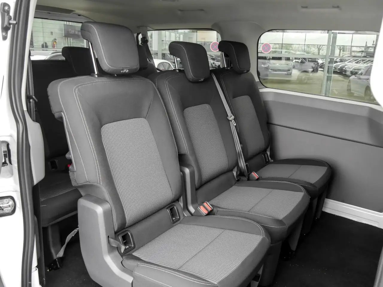 Volkswagen T7 Kombi 5