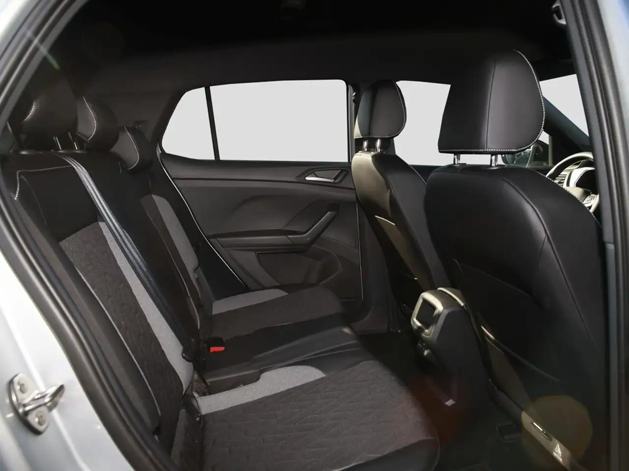Volkswagen T-Cross 12