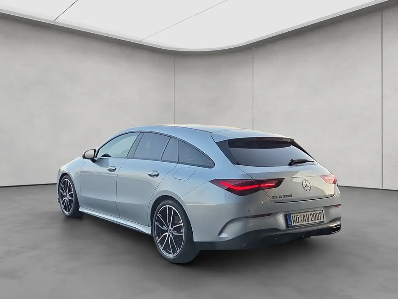 Mercedes-Benz CLA 200 3