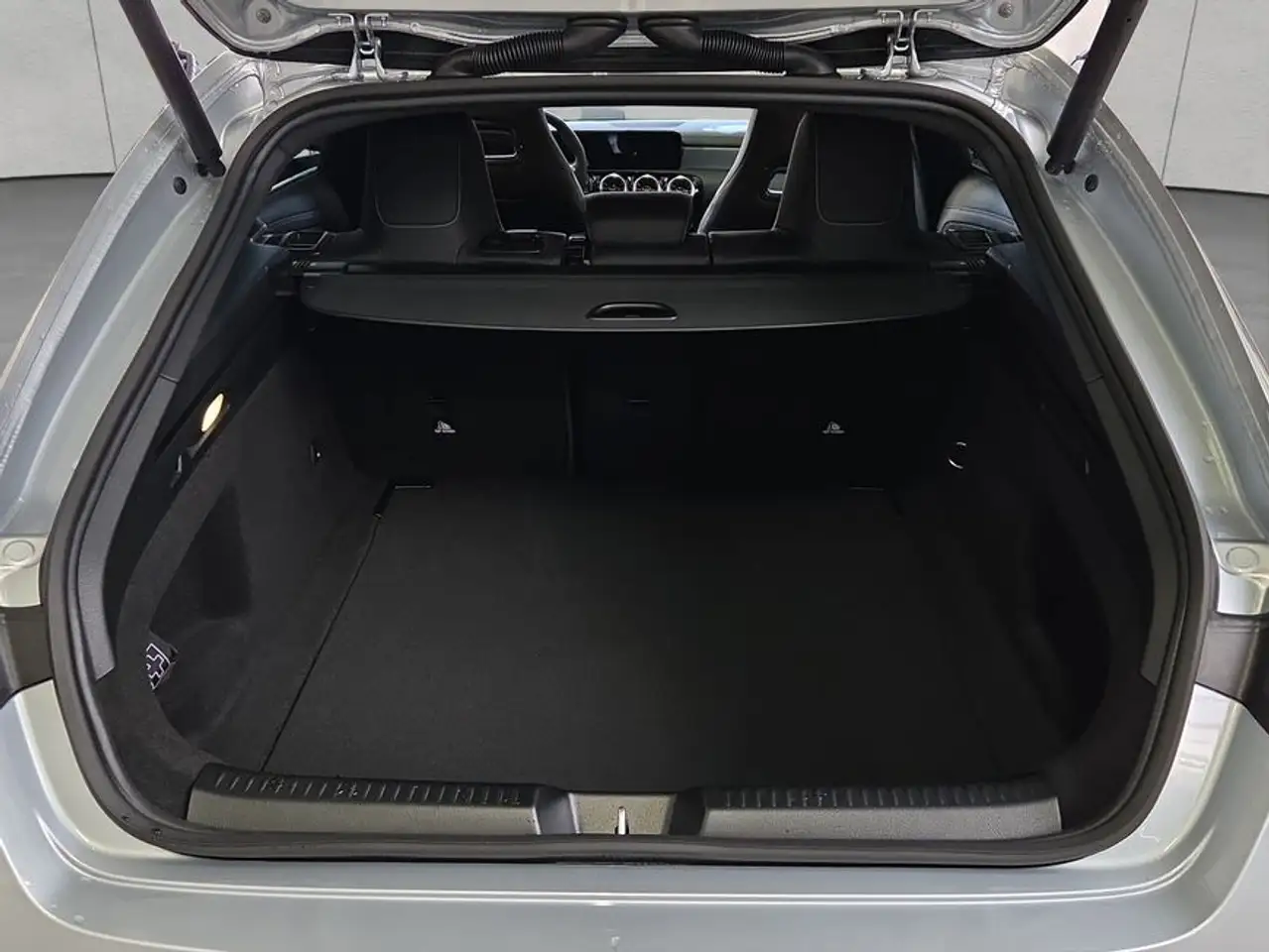 Mercedes-Benz CLA 200 5