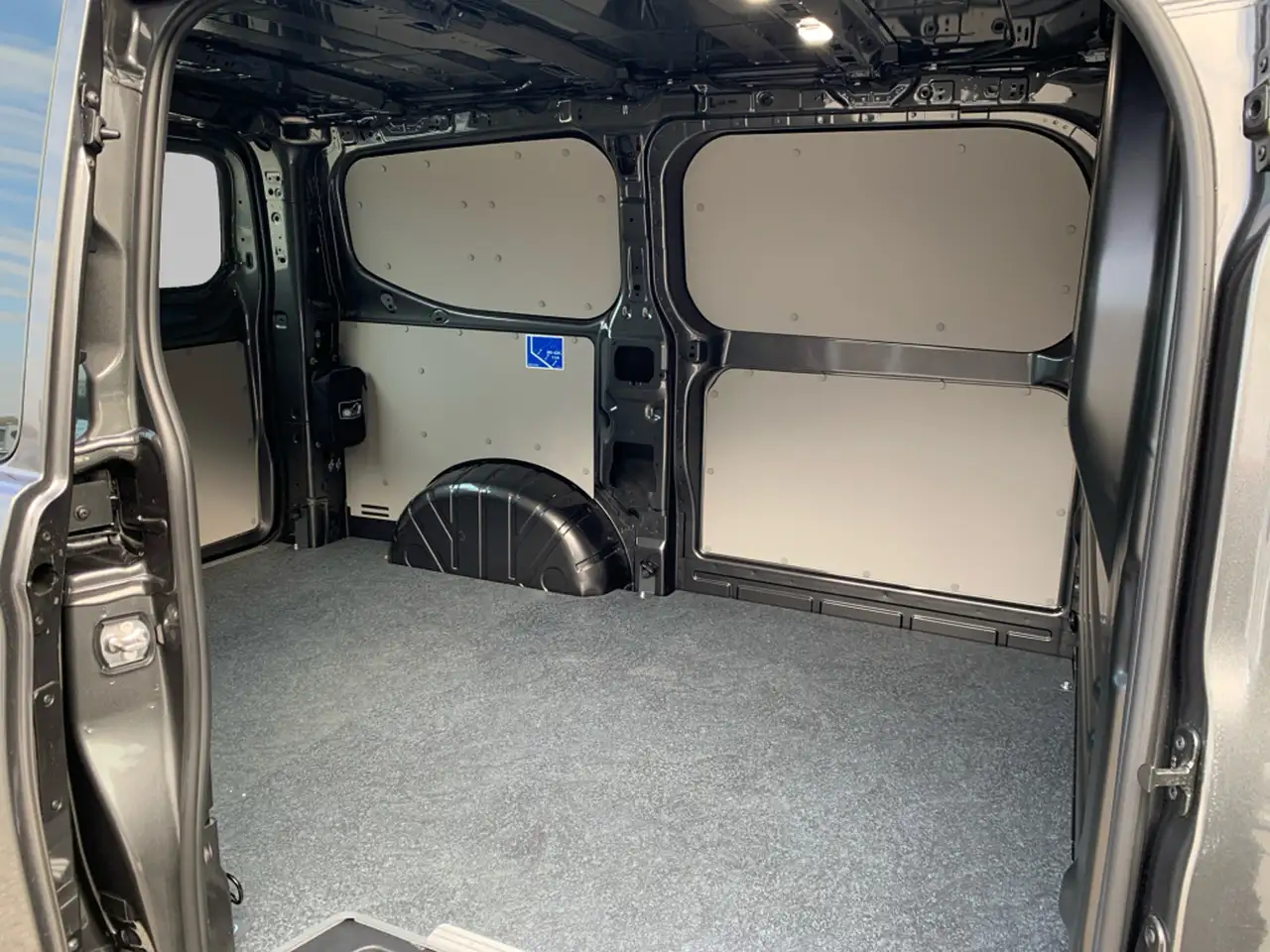Volkswagen T7 Transporter 11