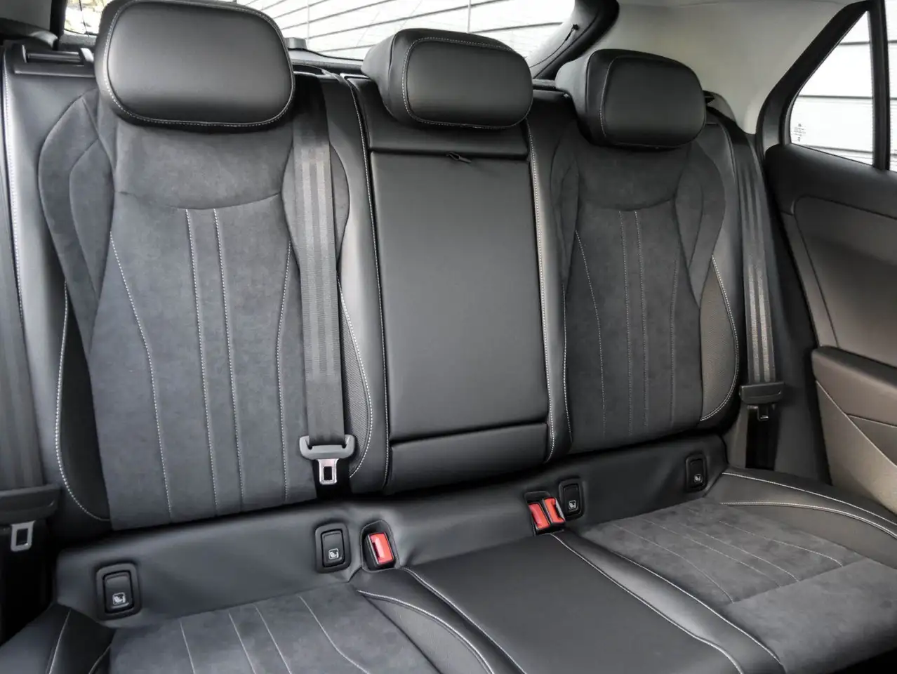 Volkswagen T-Roc 4