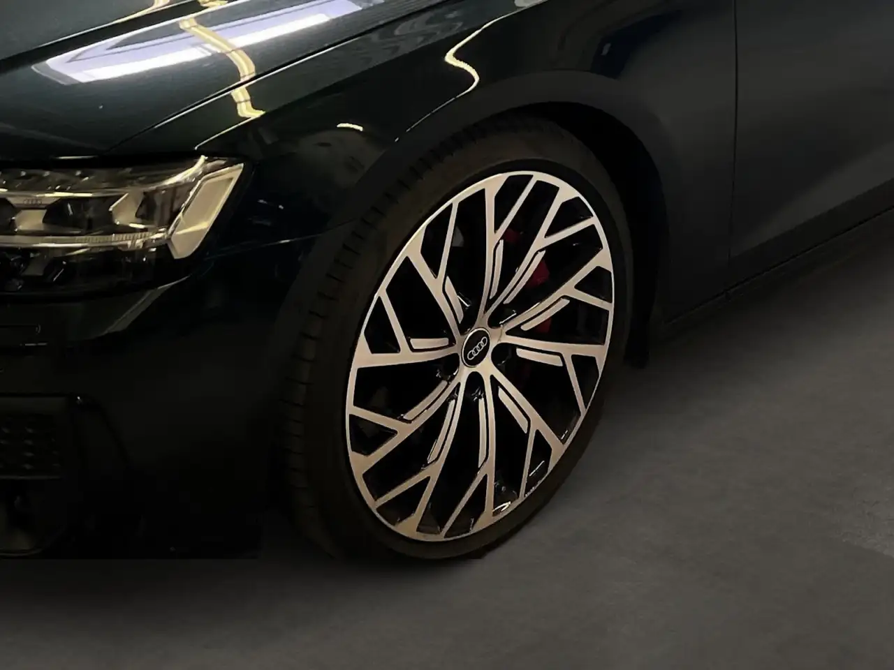 Audi S8 4