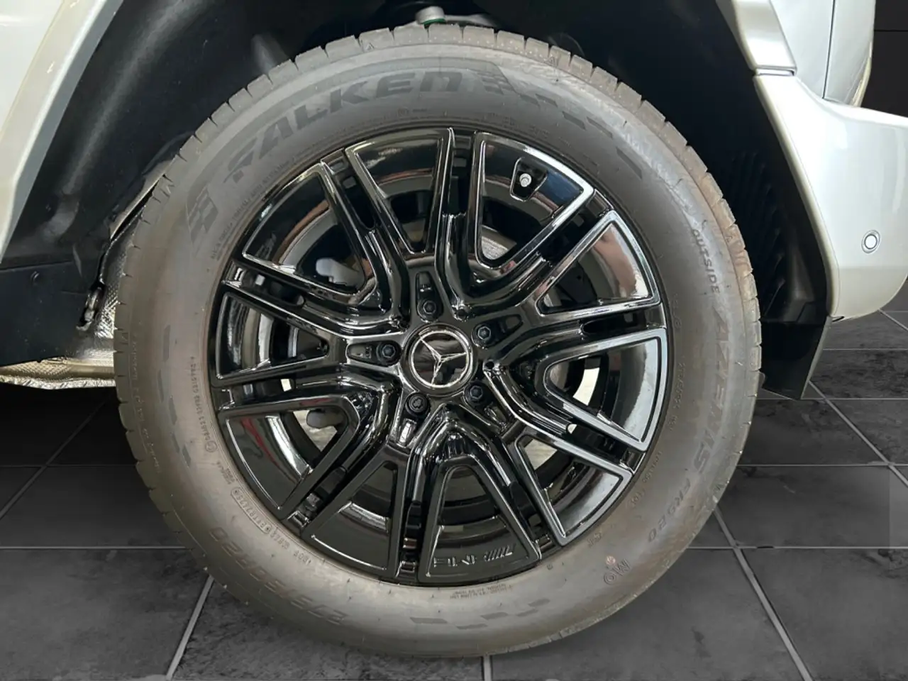 Mercedes-Benz G 450 5