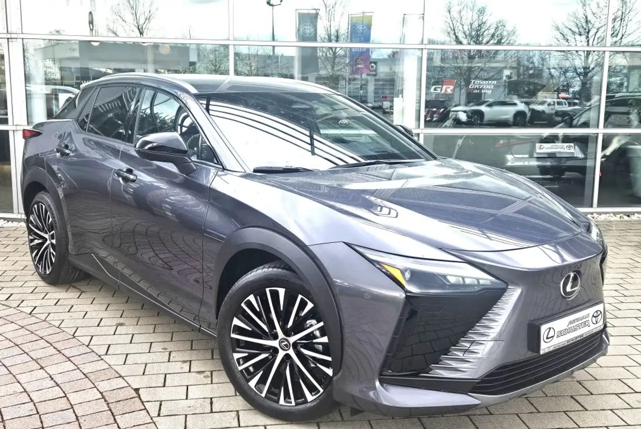 Lexus RZ