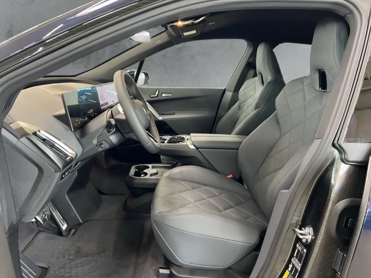 BMW iX 8