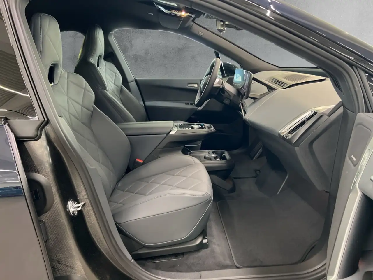 BMW iX 11