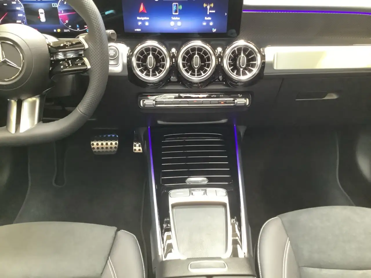 Mercedes-Benz GLB 200 7