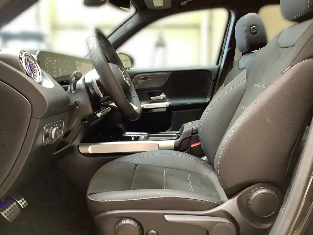 Mercedes-Benz GLB 200 8