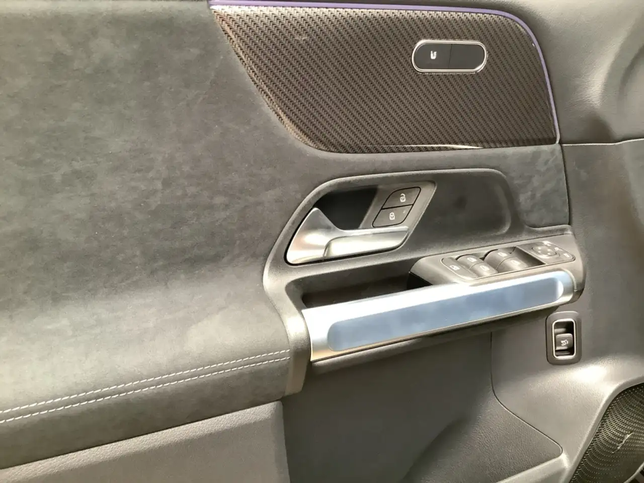 Mercedes-Benz GLB 200 9