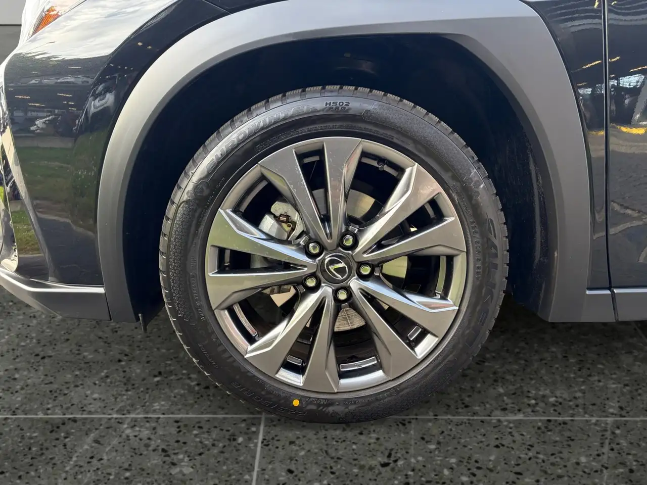 Lexus UX 15
