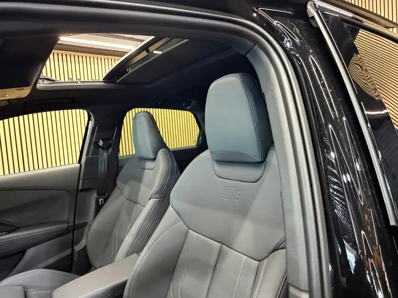 Audi Q3 11