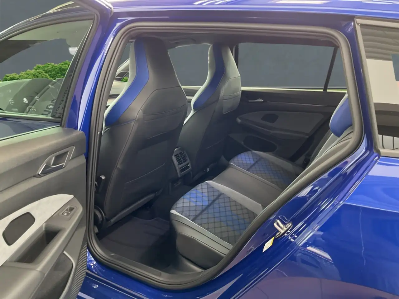 Volkswagen Golf VIII 6