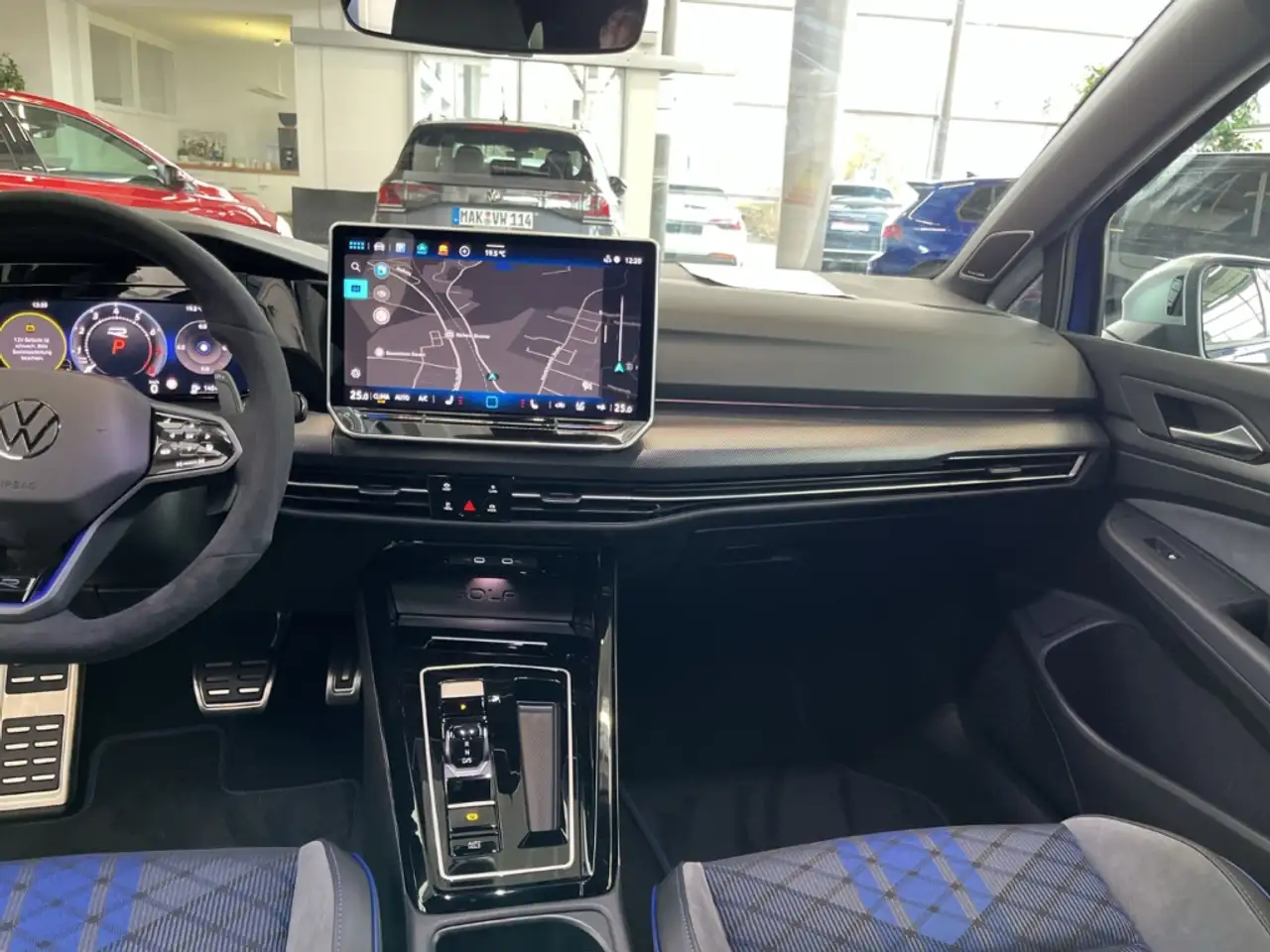 Volkswagen Golf VIII 11