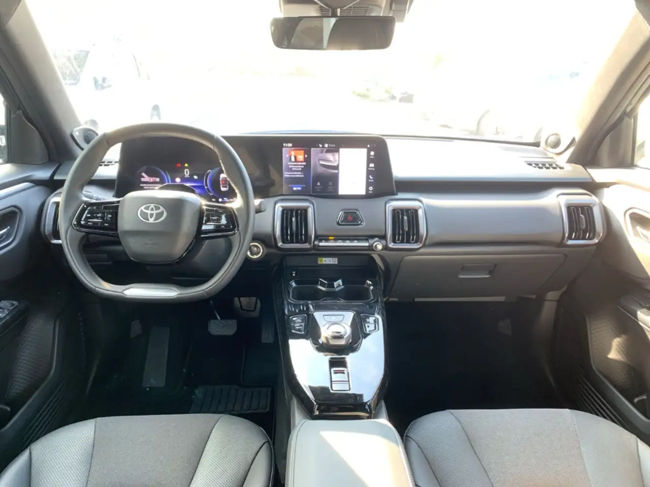 Toyota Urban 8