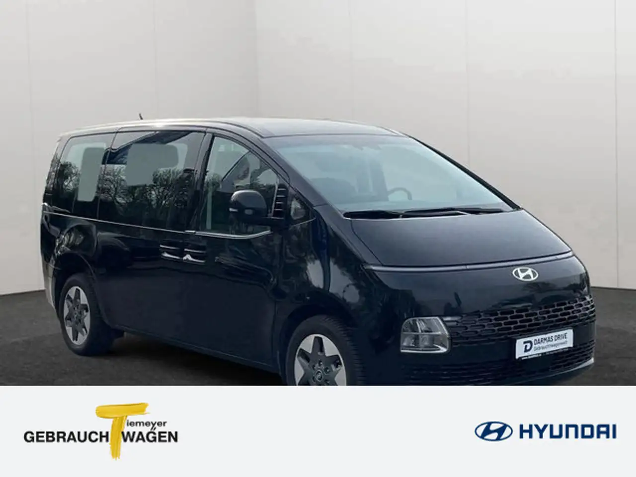 Hyundai STARIA 3