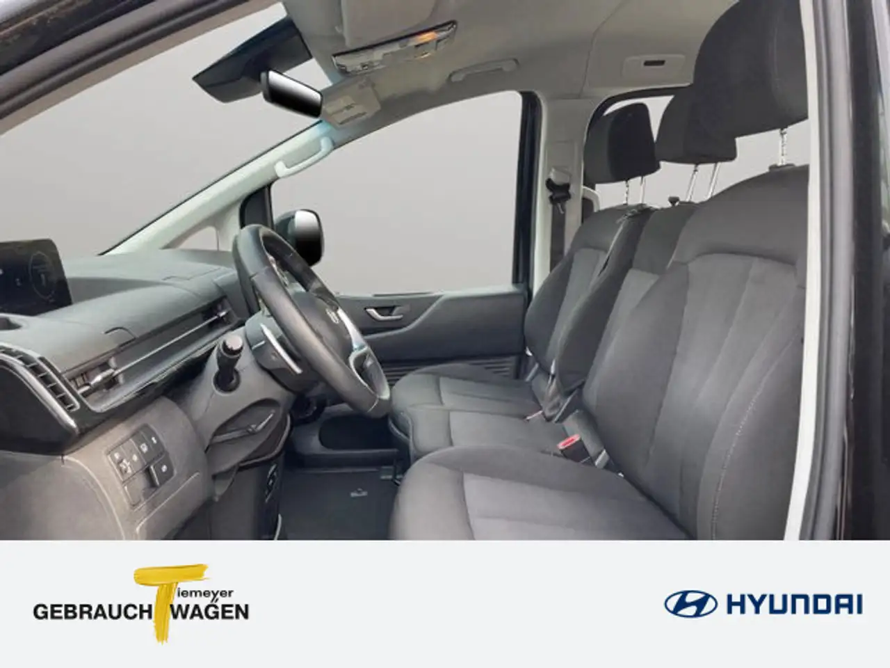 Hyundai STARIA 10