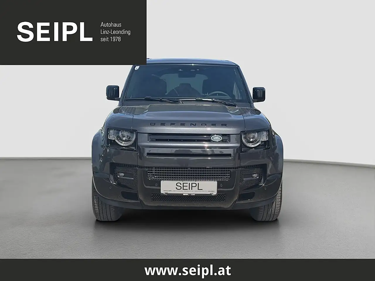 Land Rover Defender 110 2