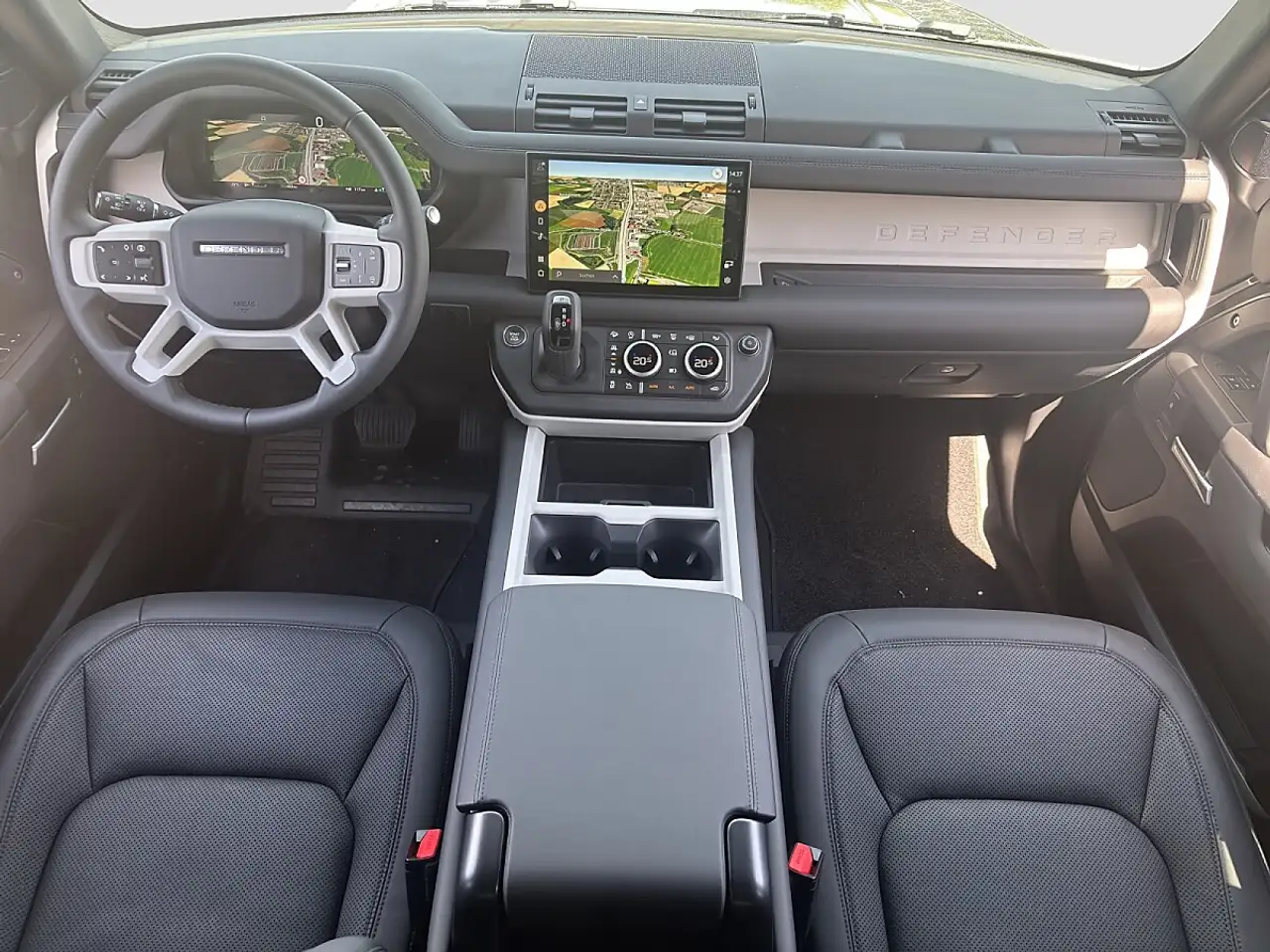 Land Rover Defender 110 8