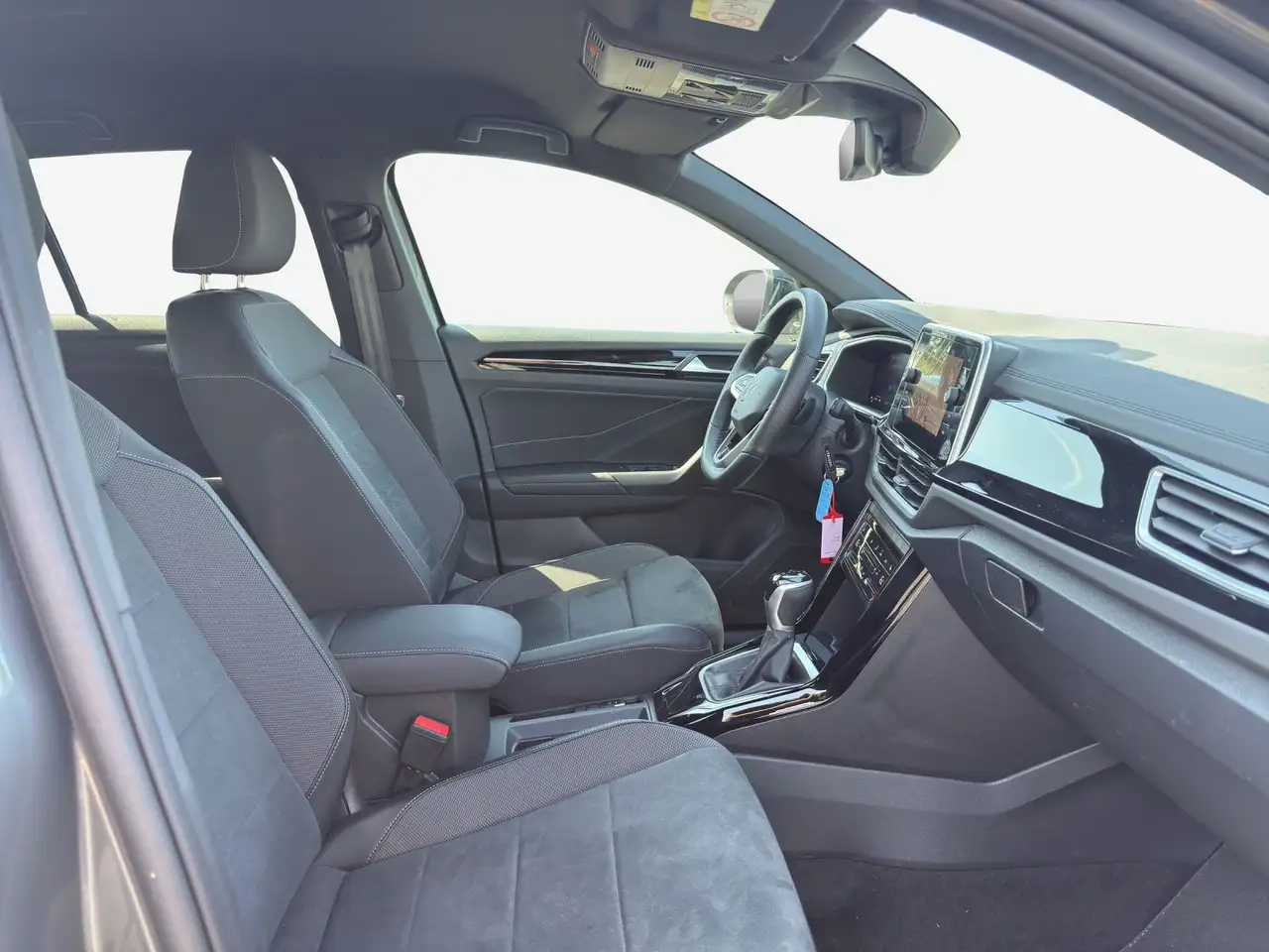 Volkswagen T-Roc 6